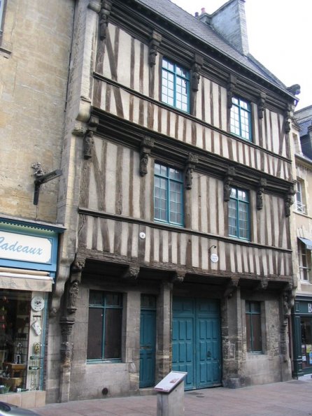 Arromanches Bayeux Caen (10)